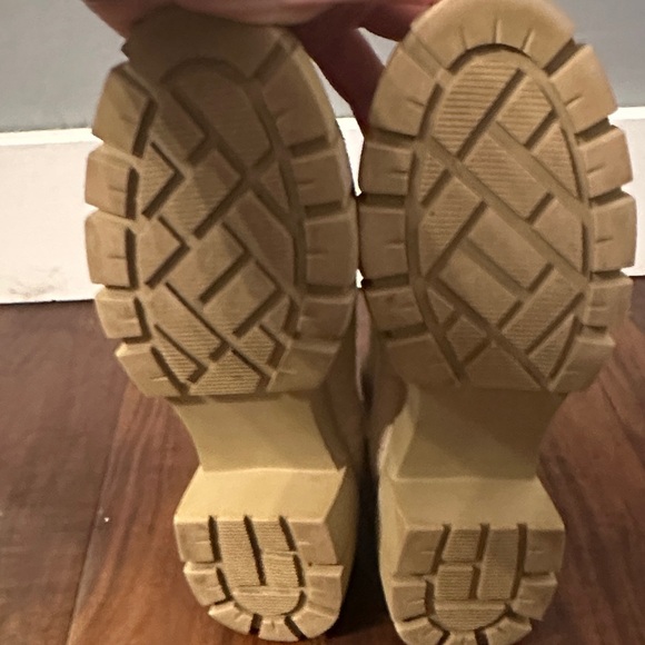 Steve Madden Tan Suede Ankle Boots - Picture 10 of 11